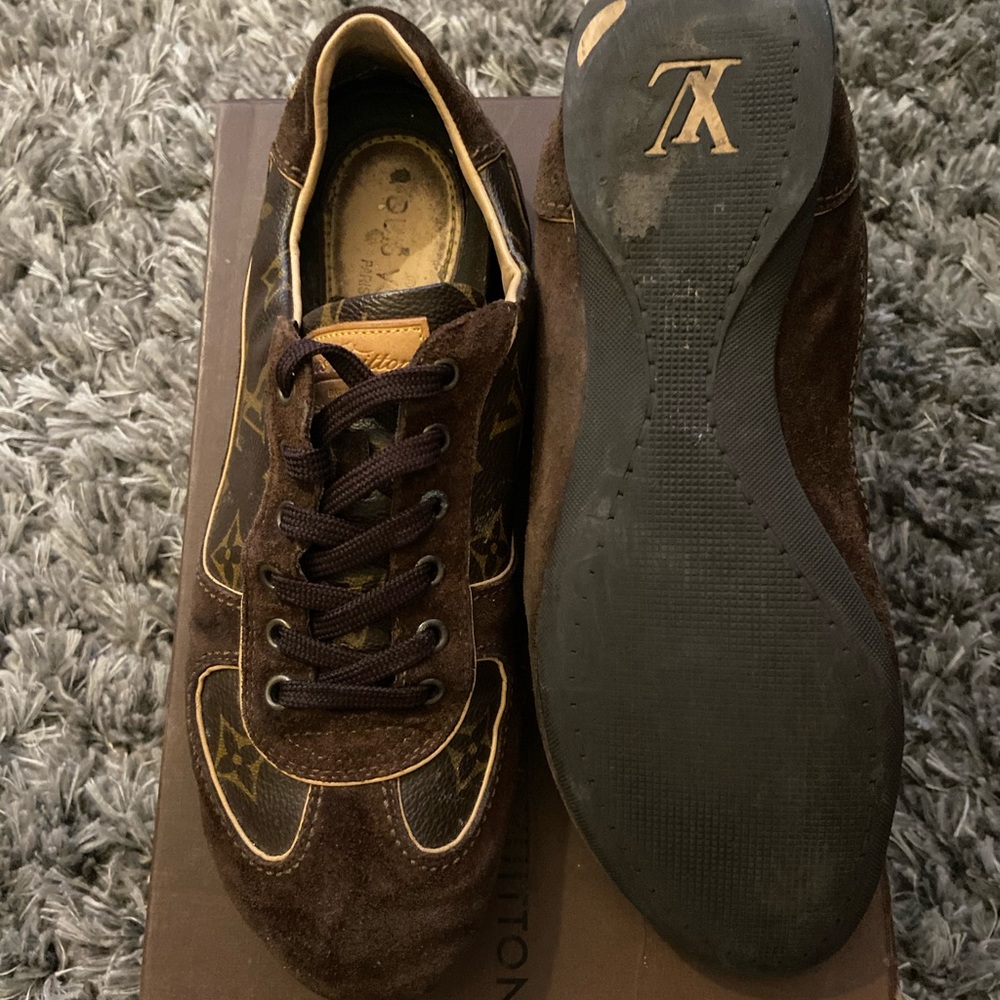 Louis Vuitton Sneakers - Picture 3 of 15